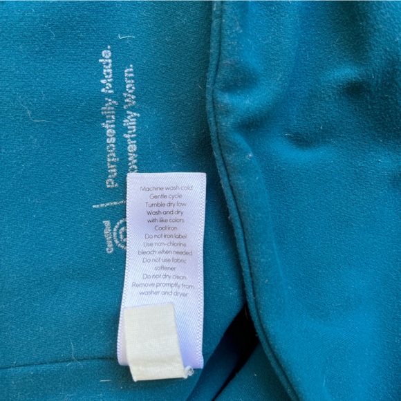 Teal Athleta Salutation High Rise Capri Legging, Size Small, - Picture 6 of 8